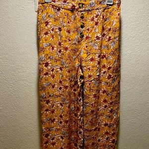 Wide leg, floral gaucho pants
